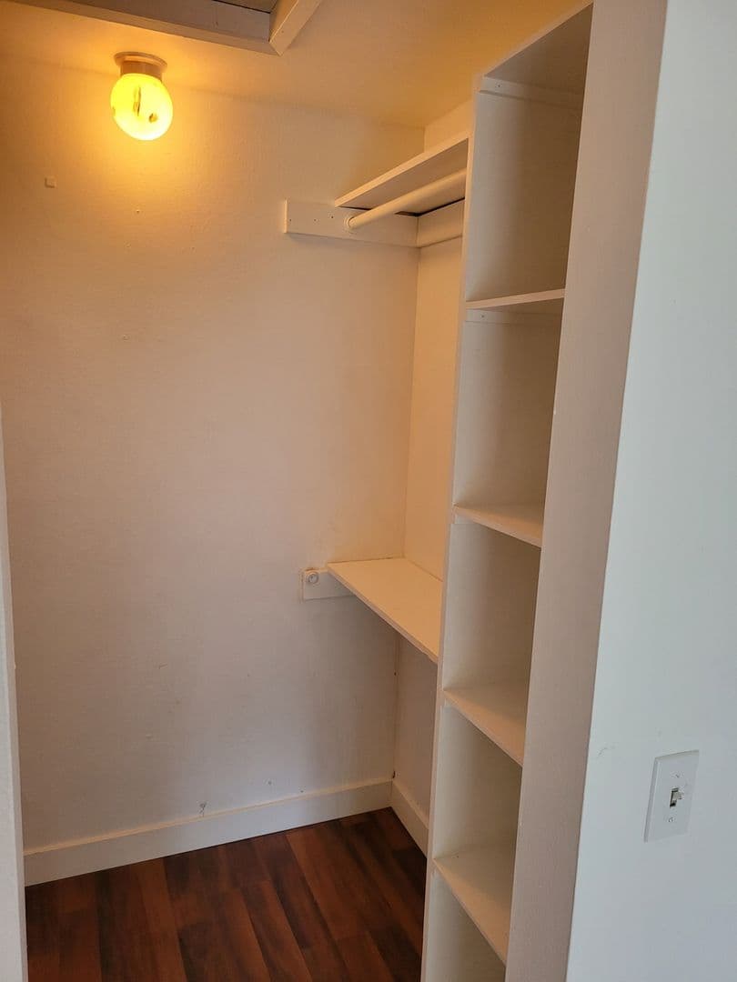 Everett House: 13418 61st Ave Se