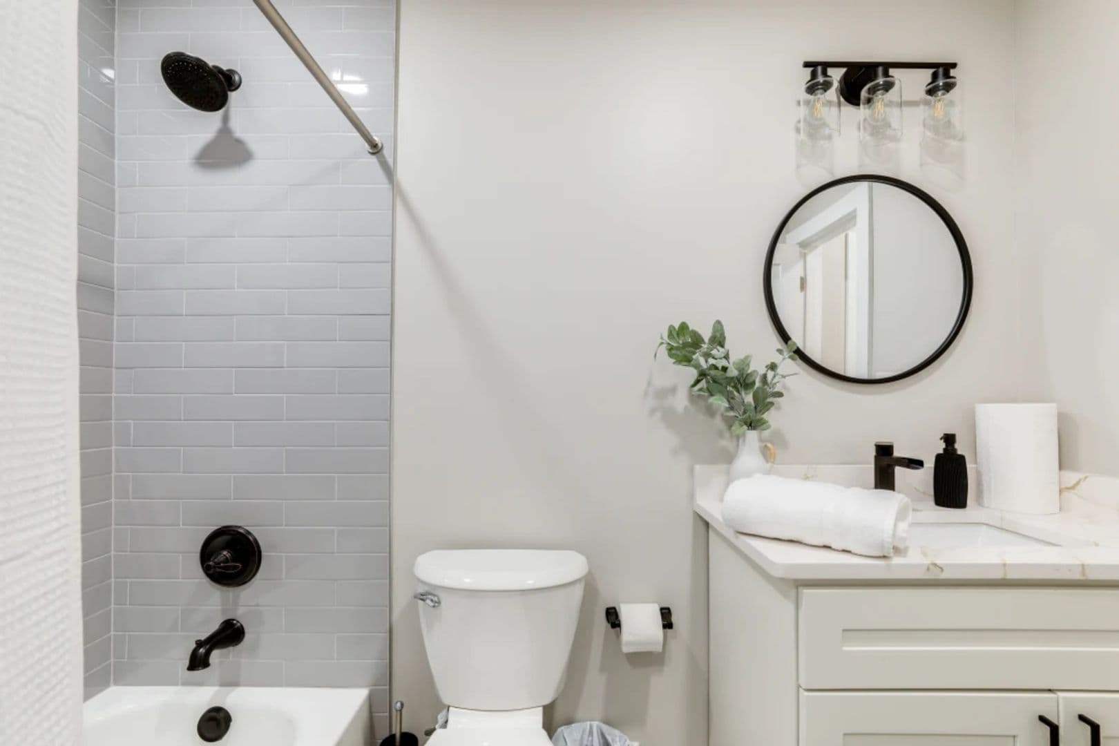 Atlanta House: 1429 Almont Dr Sw