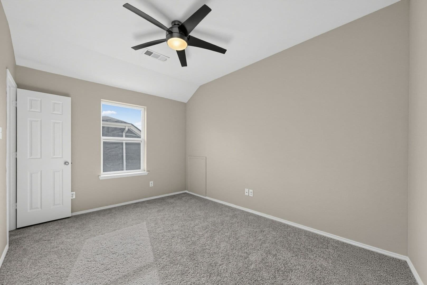 Fort Worth House: 517 High Desert Dr