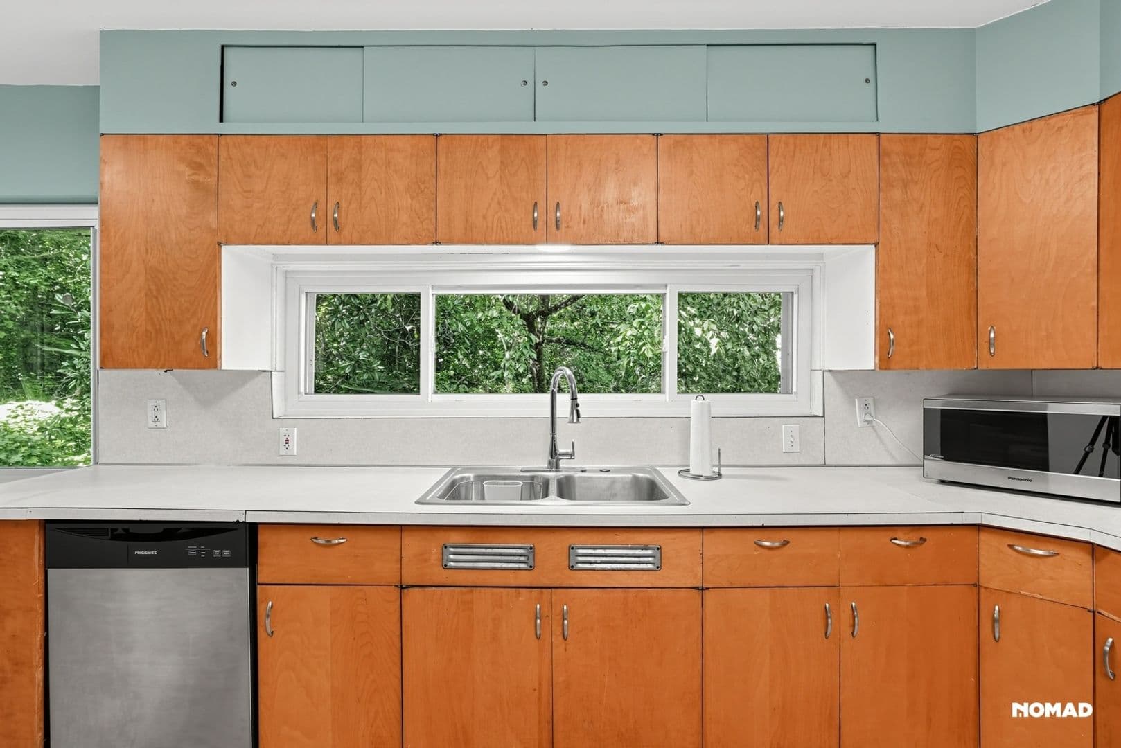 Decatur Townhome: 454 Superior Ave