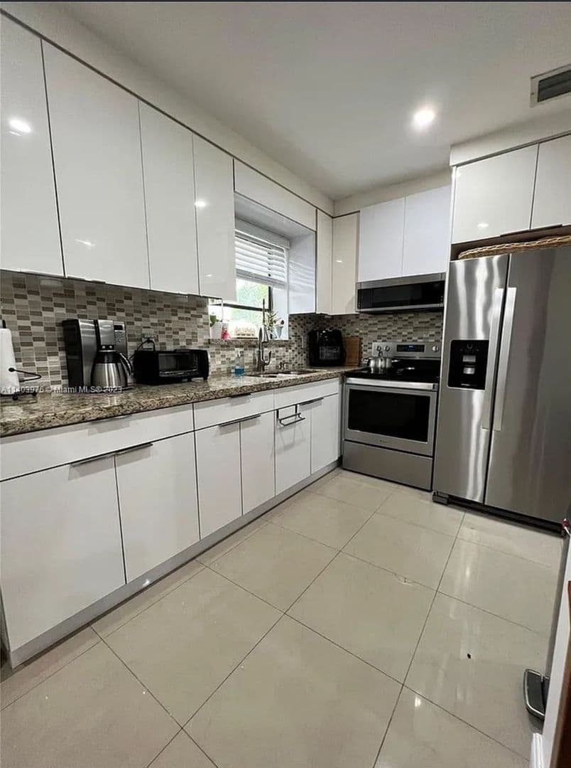 Miami Townhome: 1071 Nw 85th St