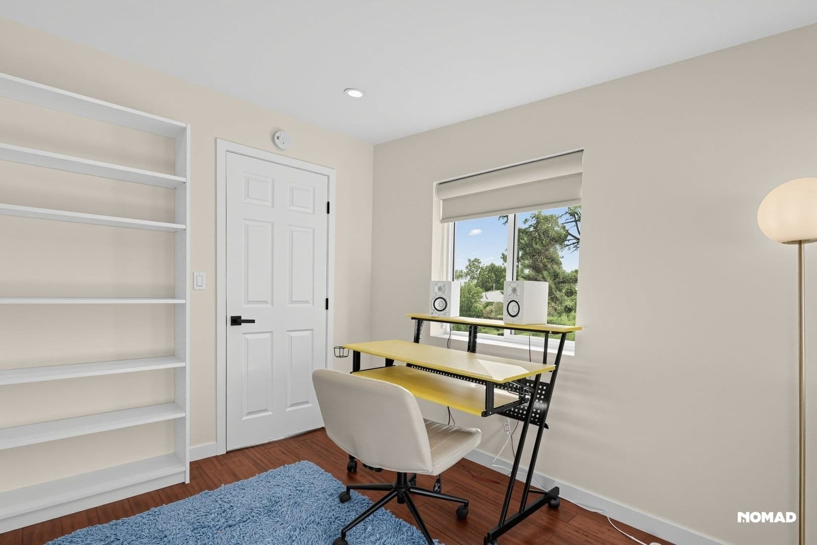 Los Angeles House: 4875 Wicopee Ave