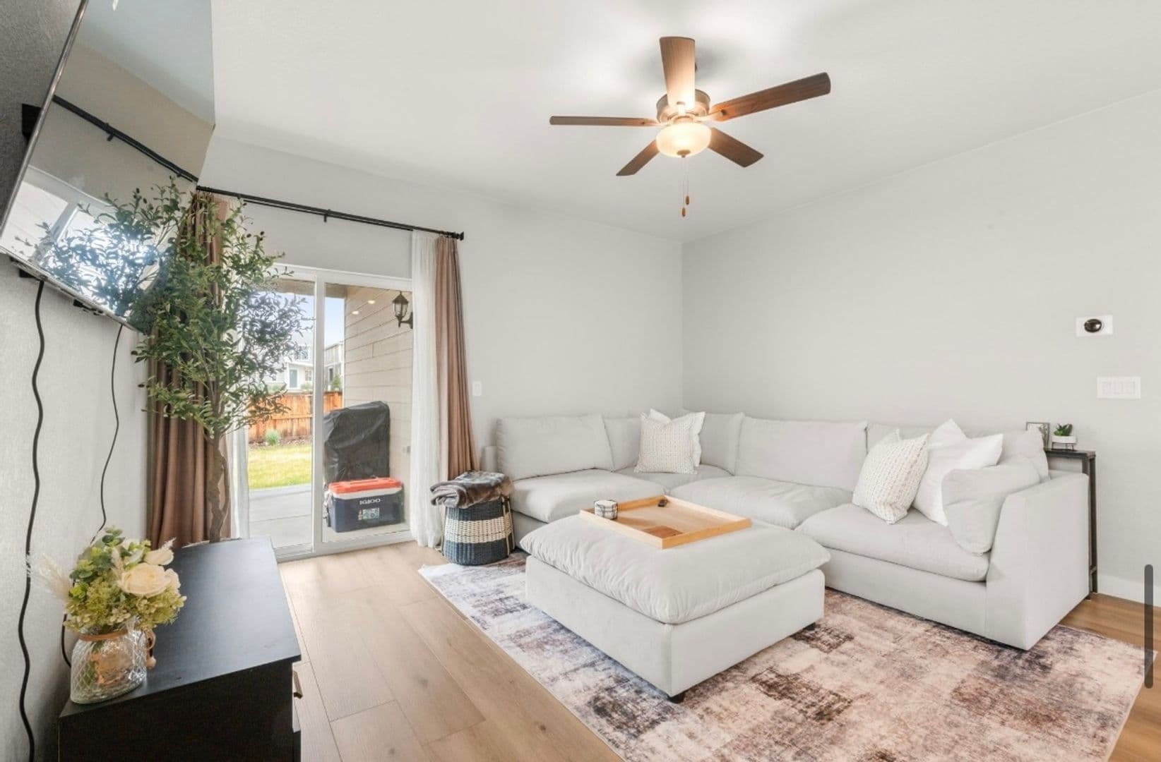 Commerce City House: 17801 E 95th Pl