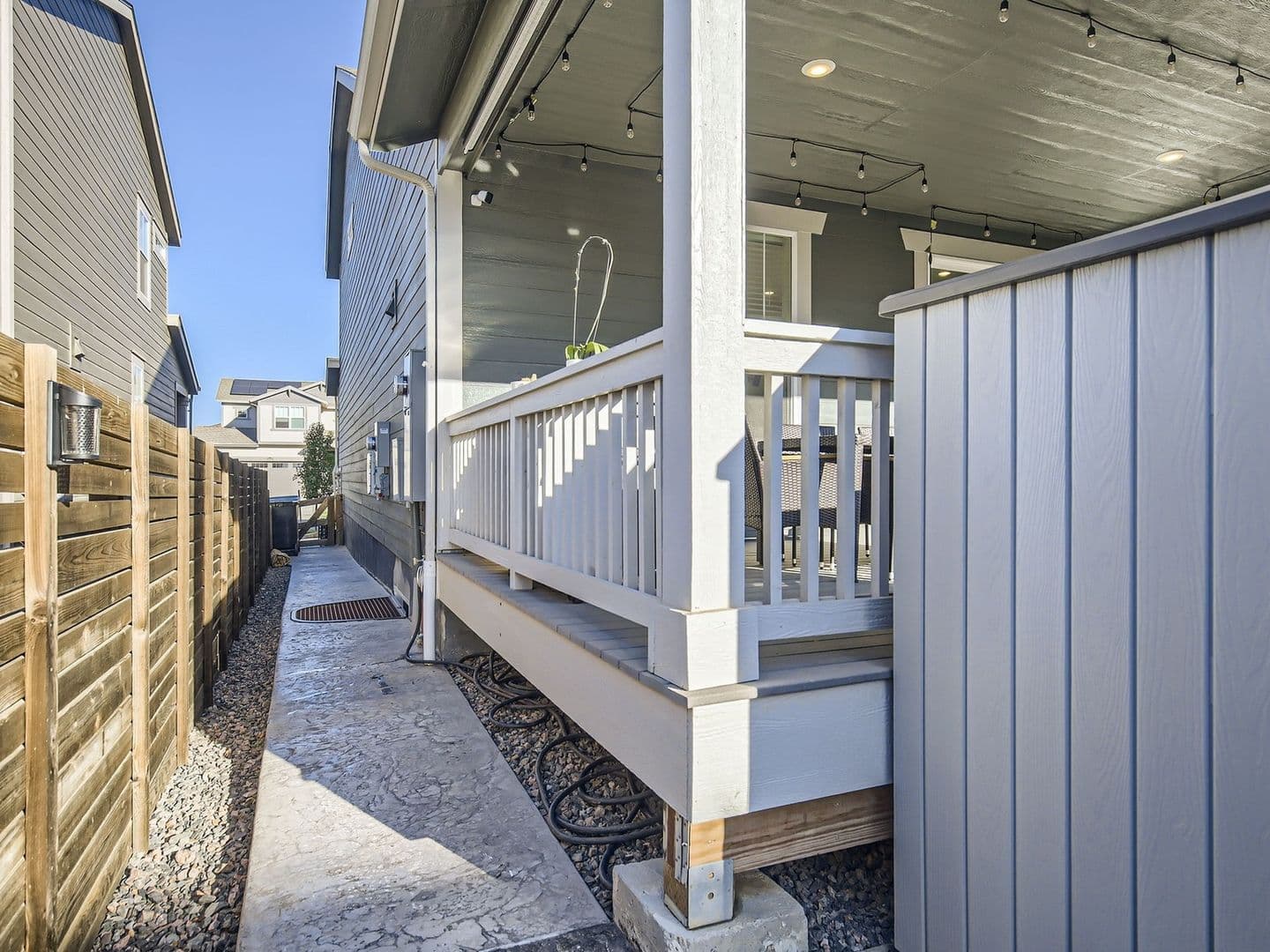 Longmont House: 12885 Bay St