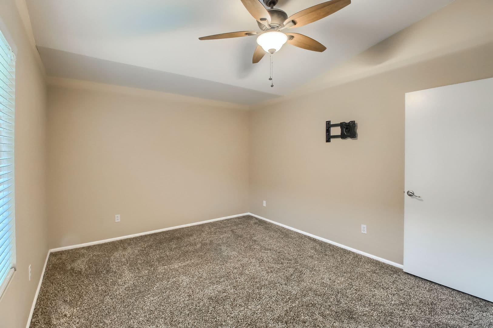 Phoenix House: 3033 E Wahalla Lane
