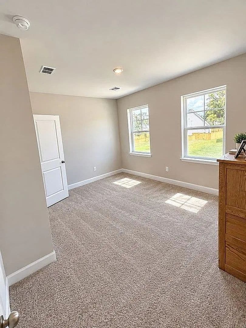 Goose Creek House: 147 The Oaks Ave