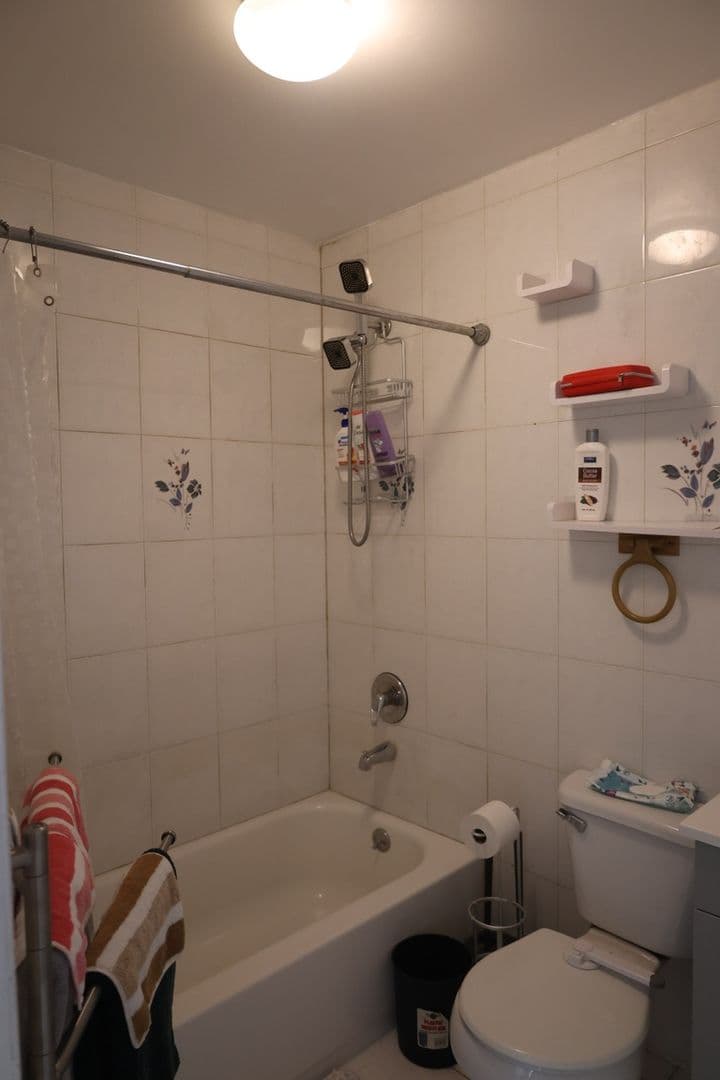Springfield Gardens Townhome: 23038 147th Ave