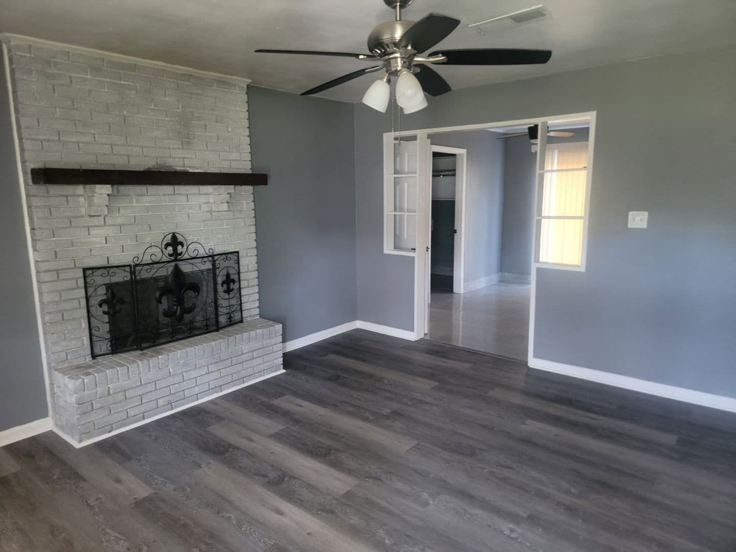 Jacksonville House: 1115 Ray Rd