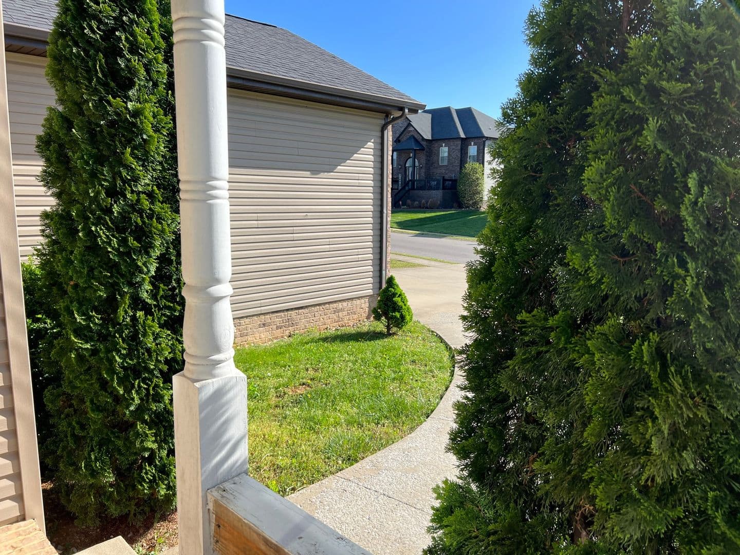 Clarksville House: 3369 Wiser Dr