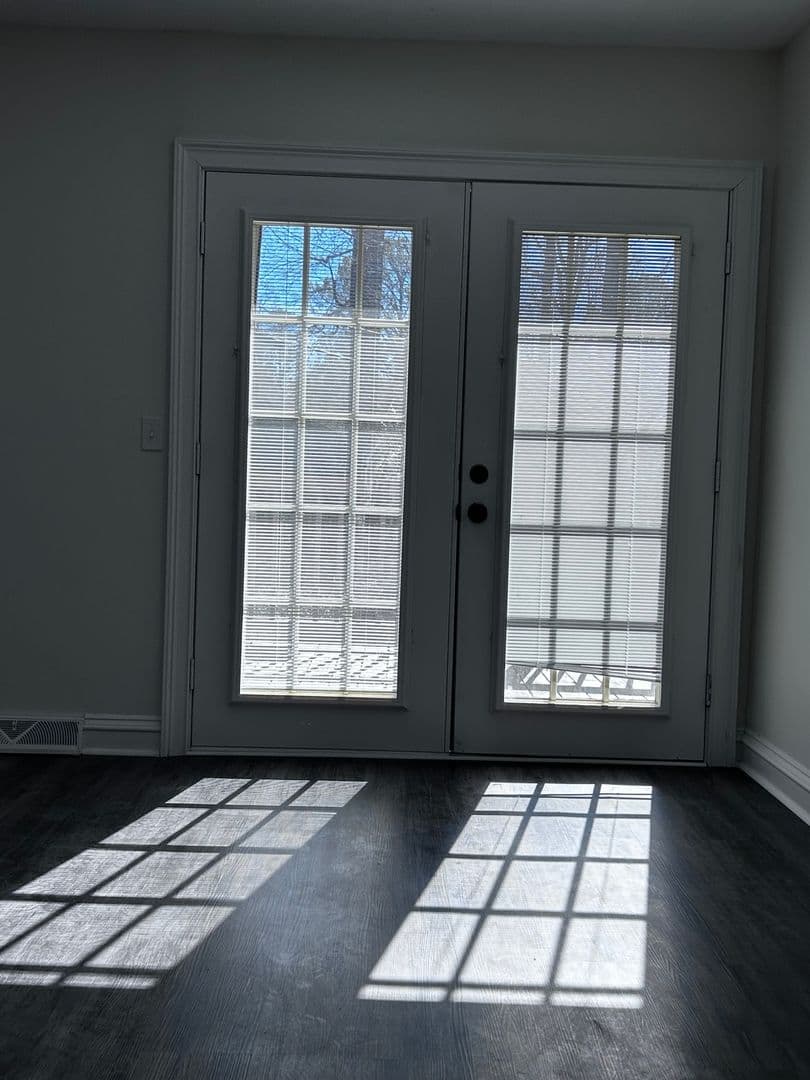 Columbia House: 3700 Cairnbrook Ct