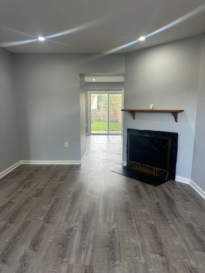 Waldorf Townhome: 61 Meadow Ln