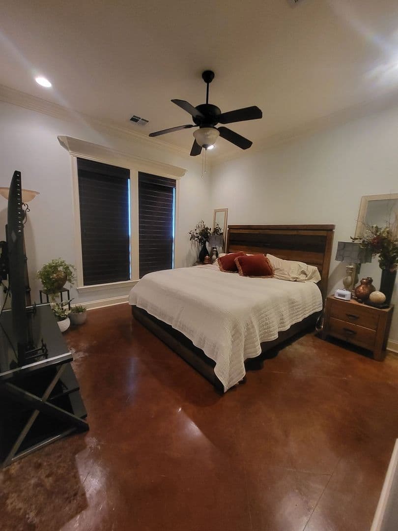 Lafayette House: 304 Barataria Bay Pt