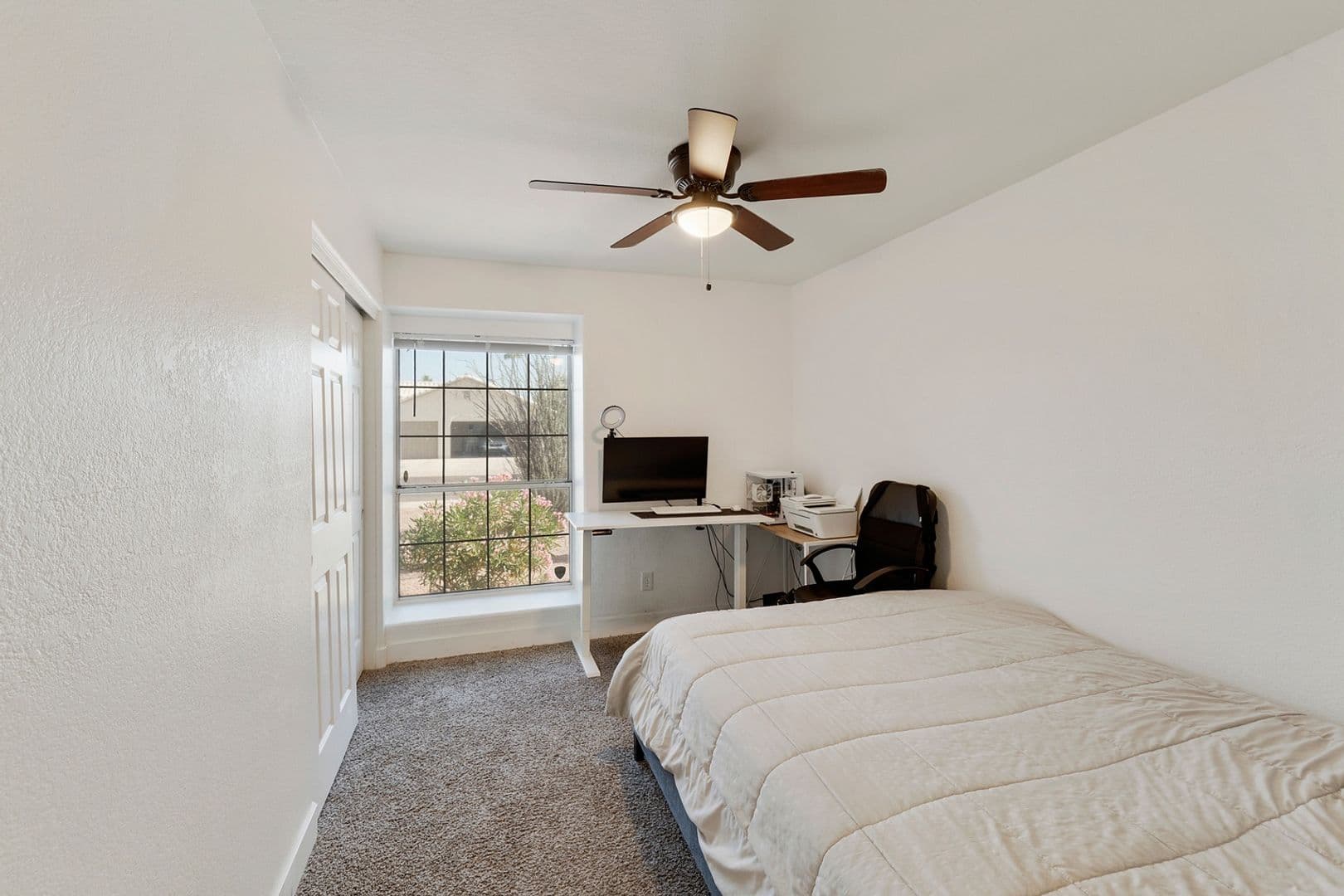 Gilbert House: 351 W Amoroso Dr