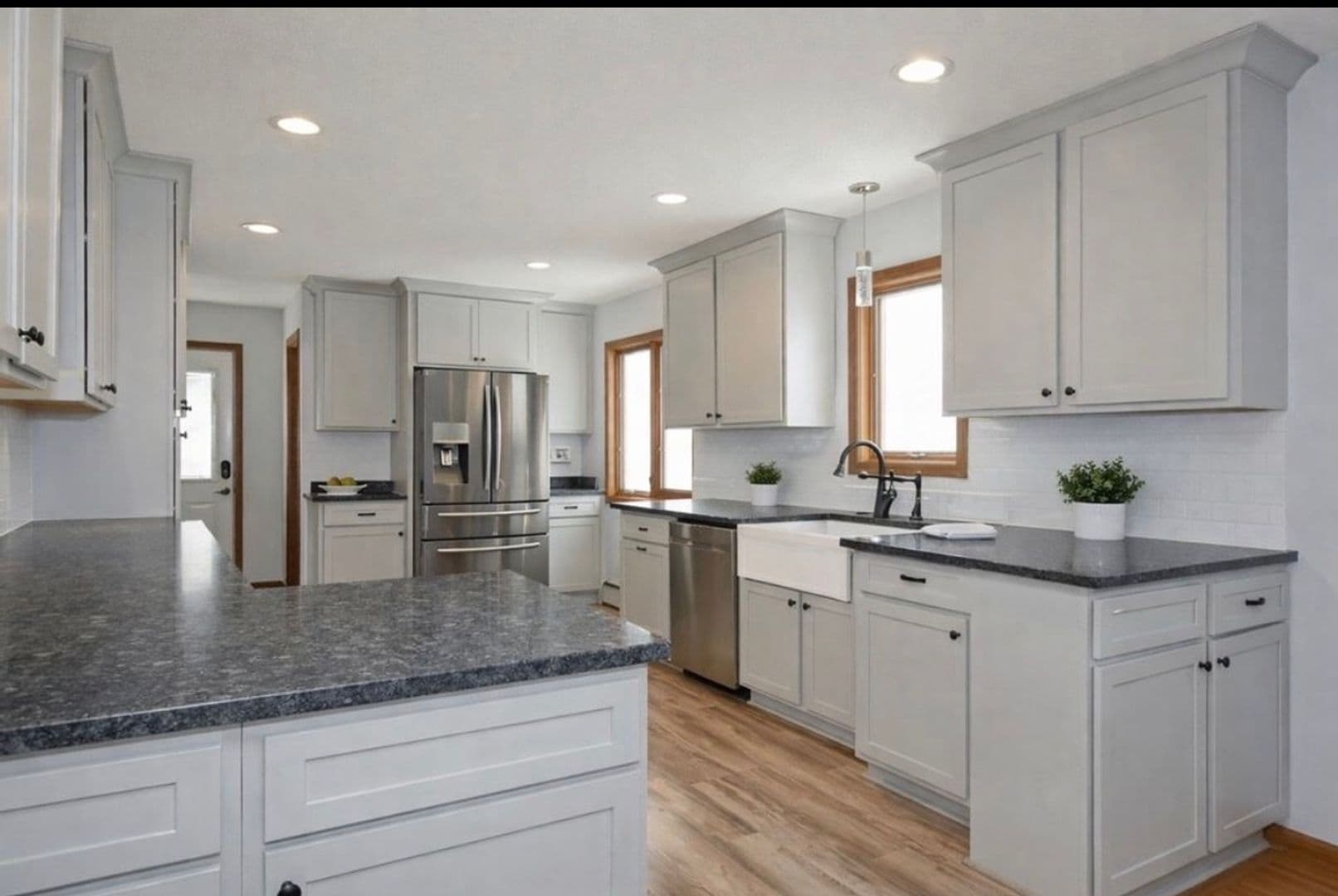 Prior Lake House: 17742 Fairlawn Ave