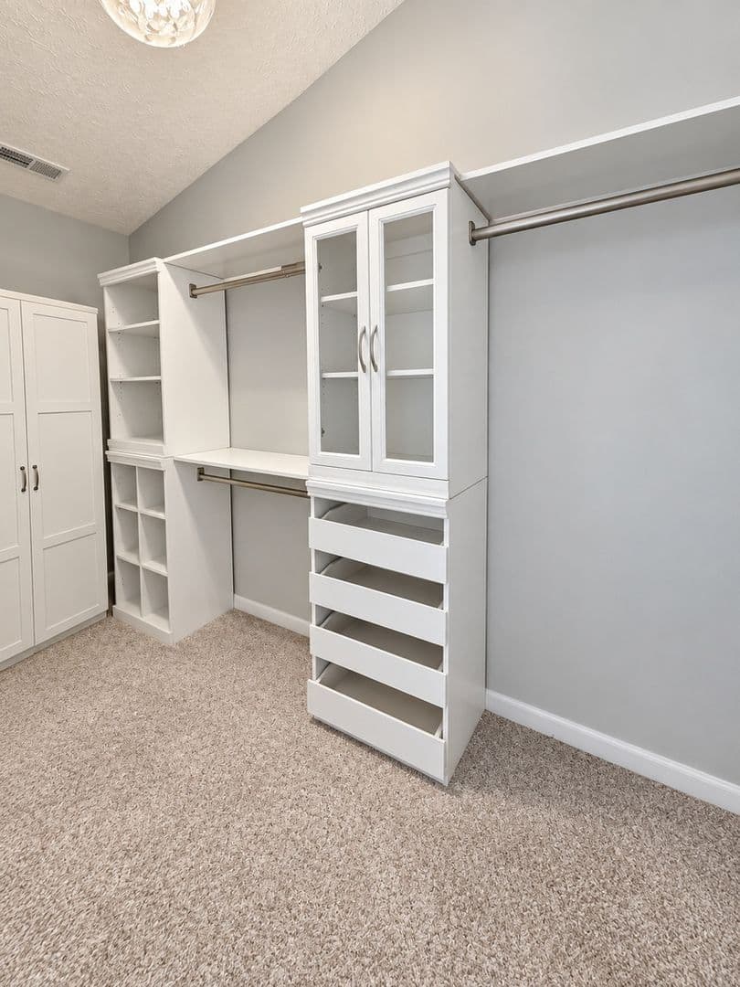 Louisville House: 9822 Collier Ln