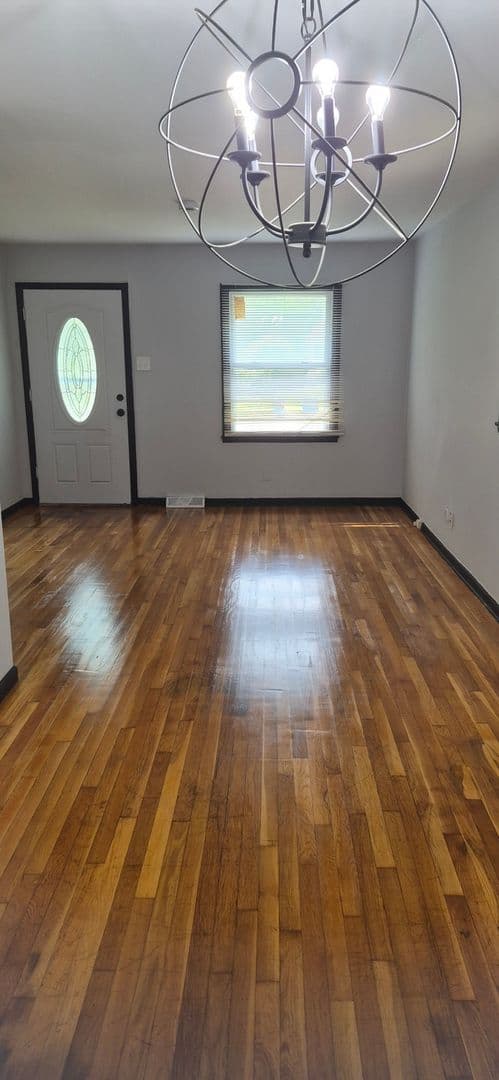 Saint Louis House: 10605 Dunkeld Cir