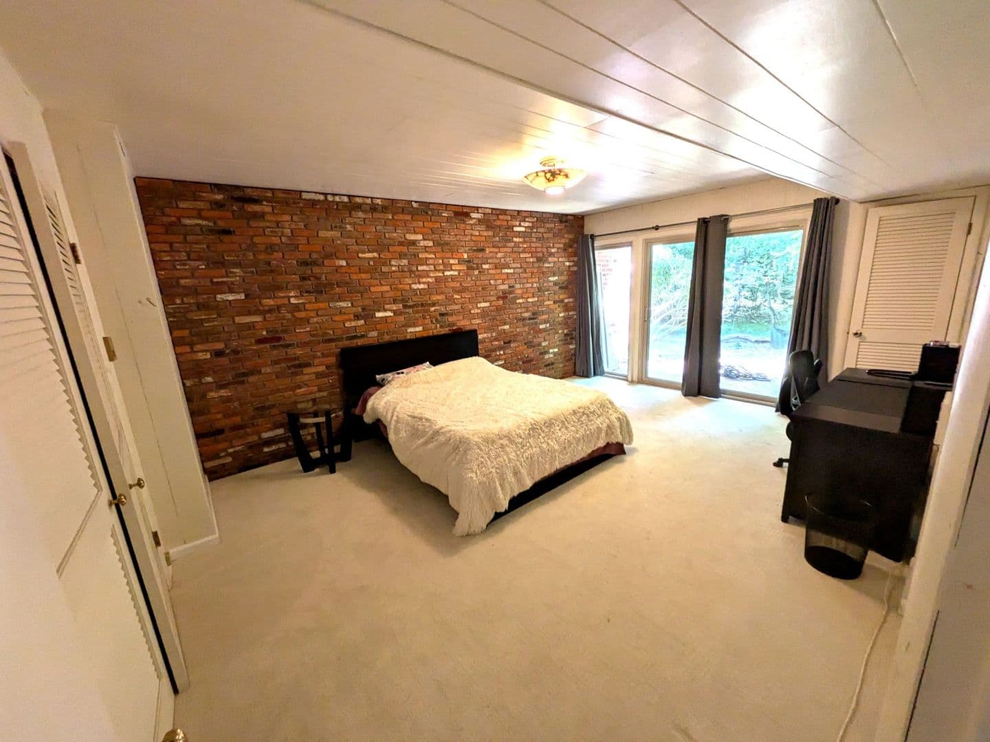 Potomac House: 8801 Quiet Stream Ct