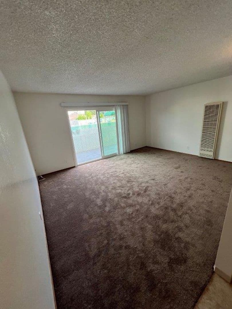San Leandro Apartment: 1584 164th Ave
