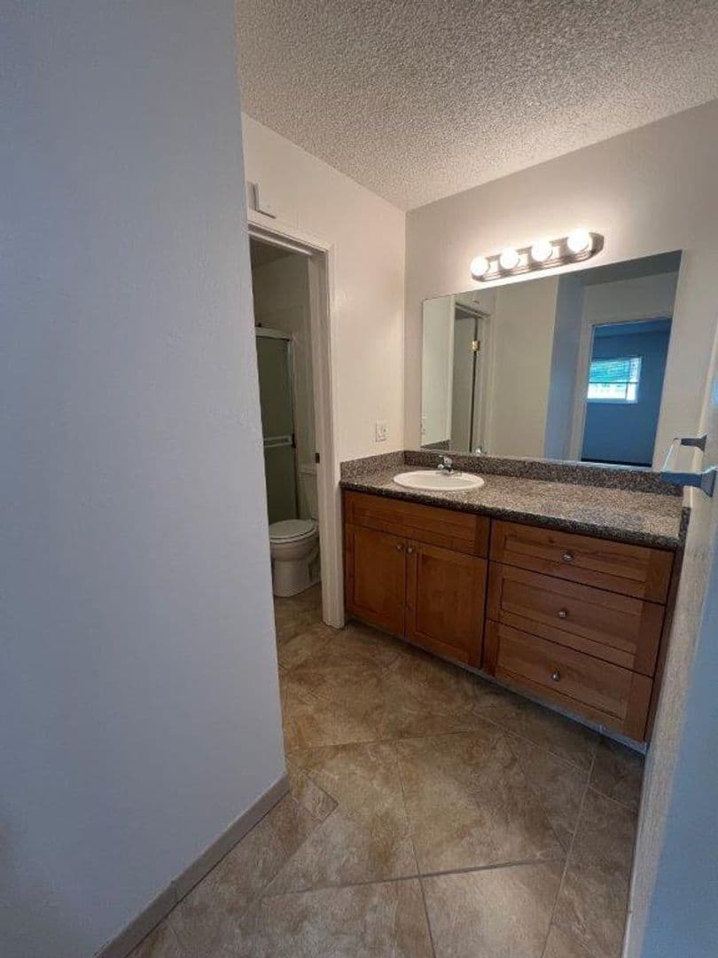 San Leandro Apartment: 1584 164th Ave