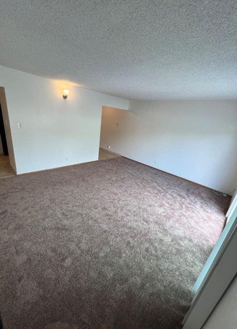 San Leandro Apartment: 1584 164th Ave