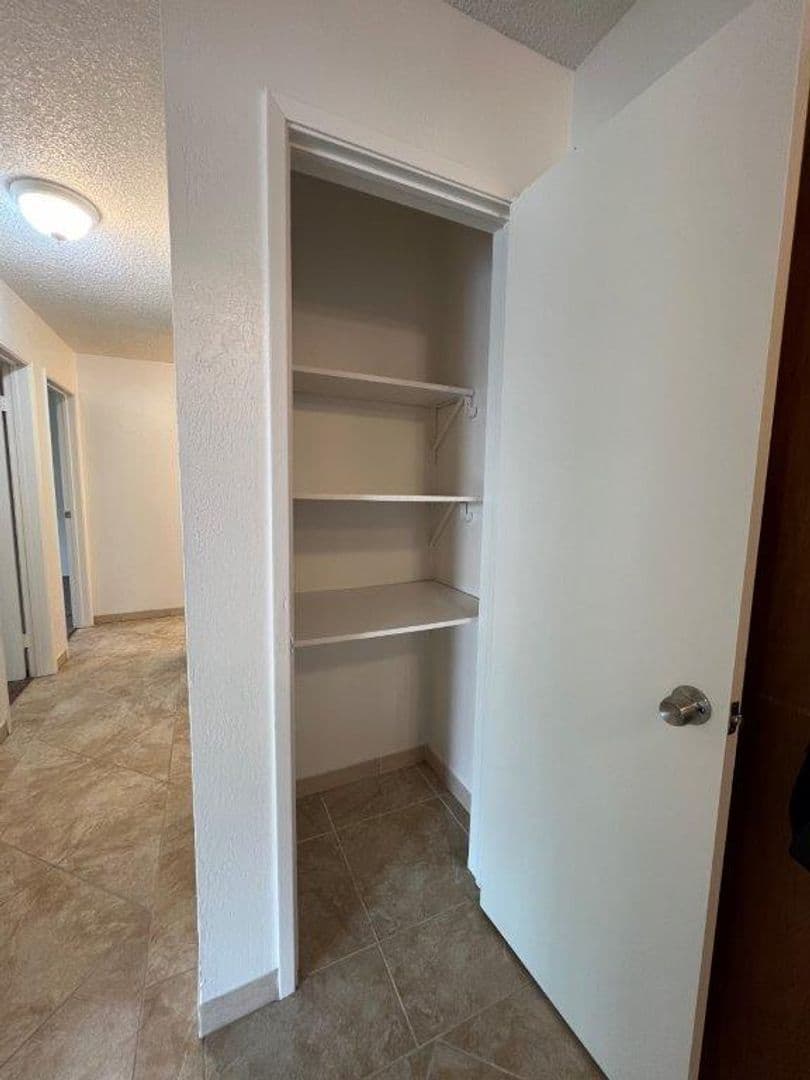 San Leandro Apartment: 1584 164th Ave