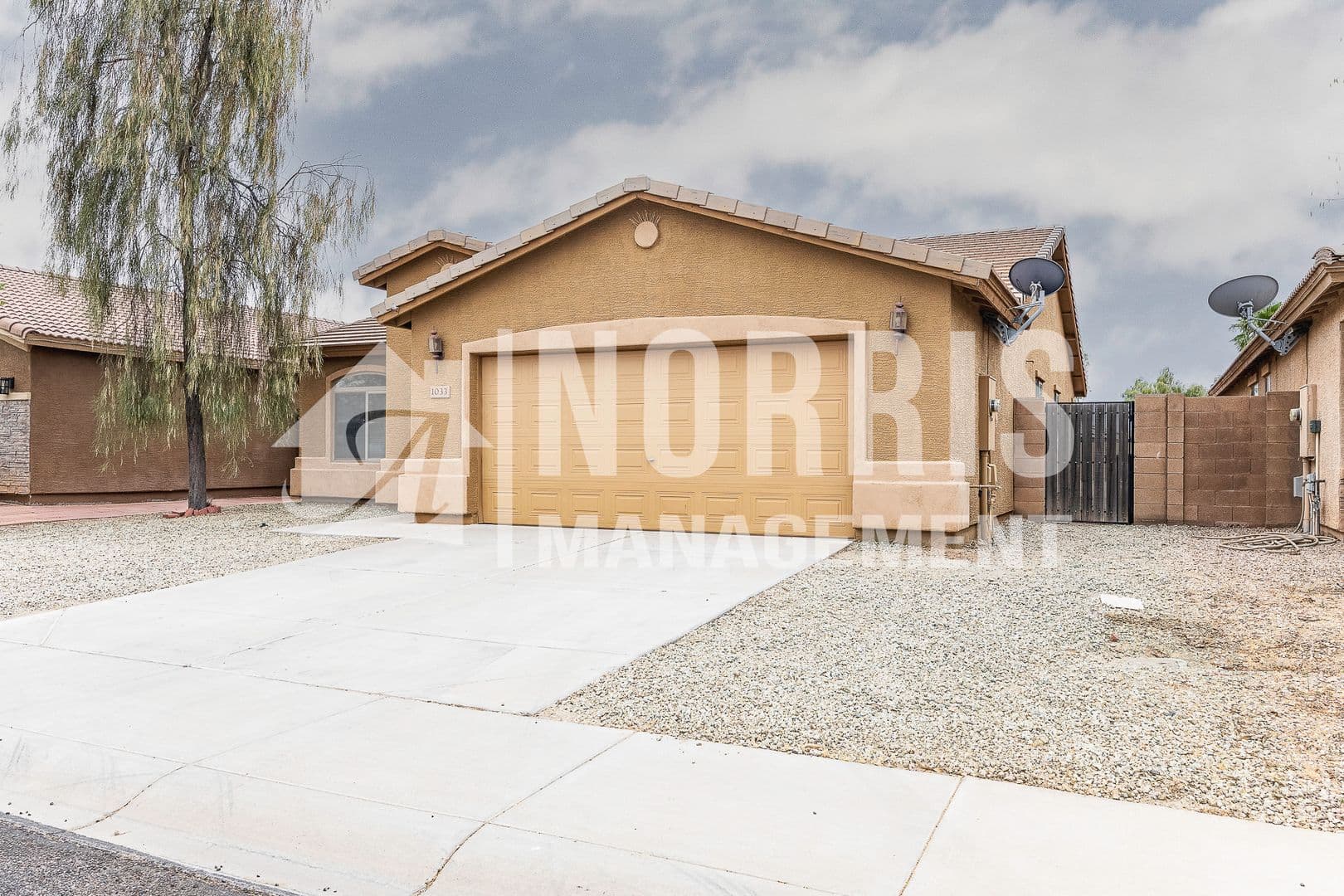 Casa Grande House: 1033 W Nina Dr