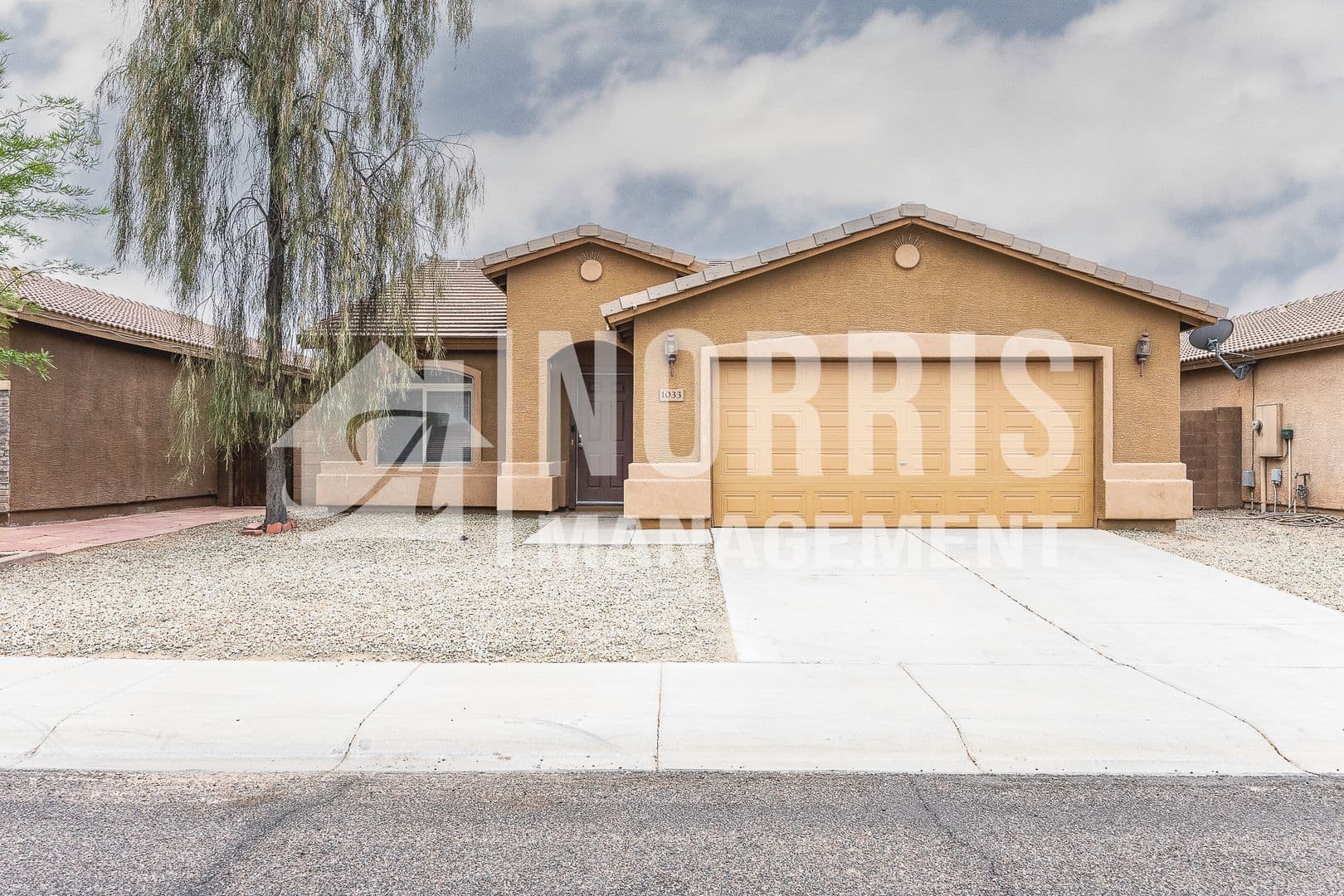 Casa Grande House: 1033 W Nina Dr
