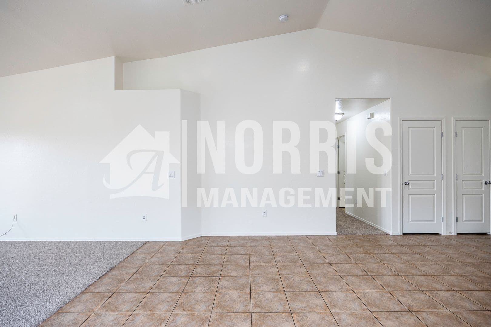 Casa Grande House: 1033 W Nina Dr
