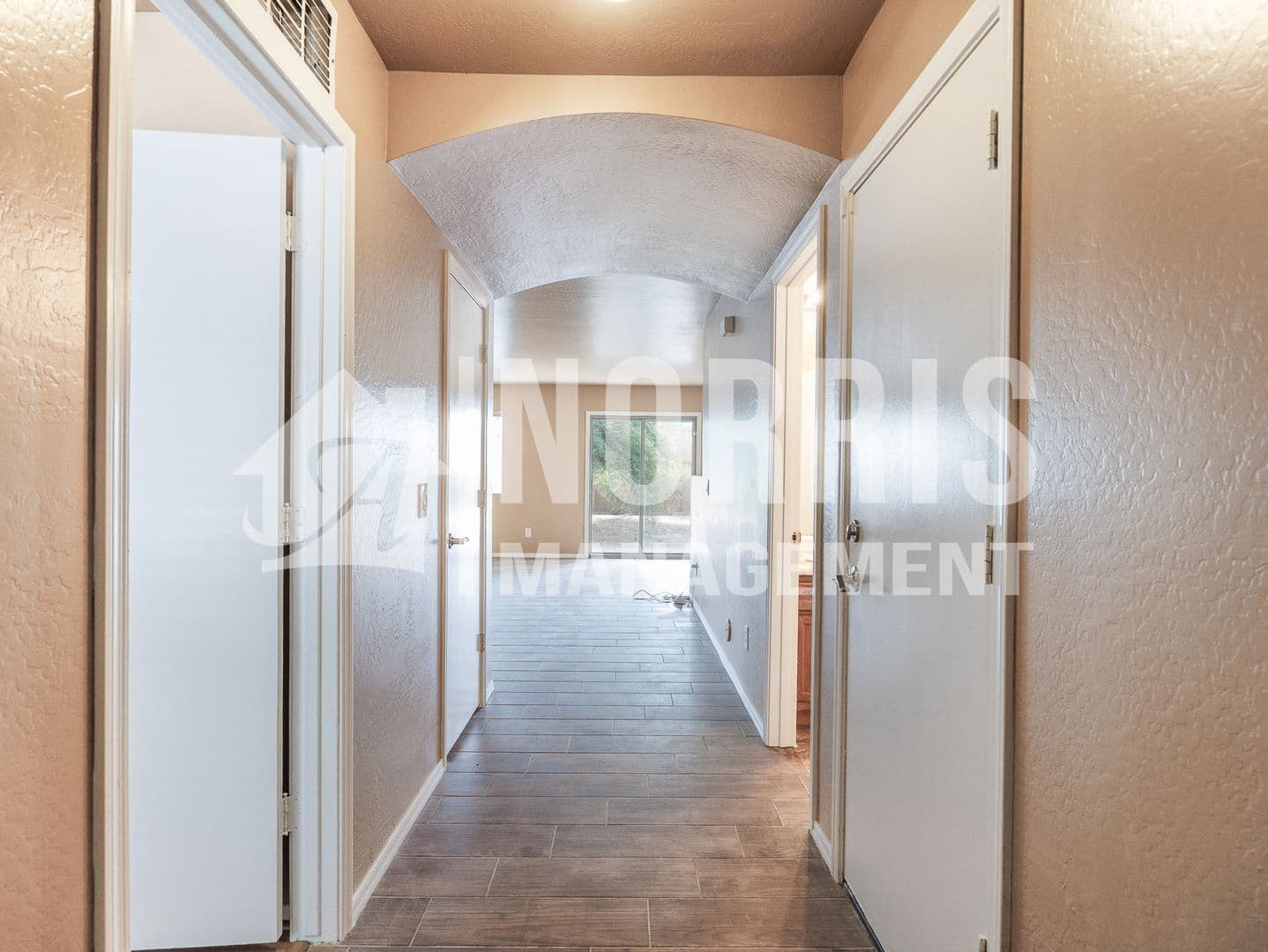 Coolidge House: 2143 W Broadway Ave
