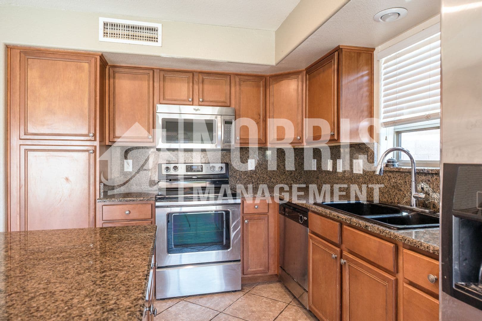 Maricopa House: 42450 W Hall Dr