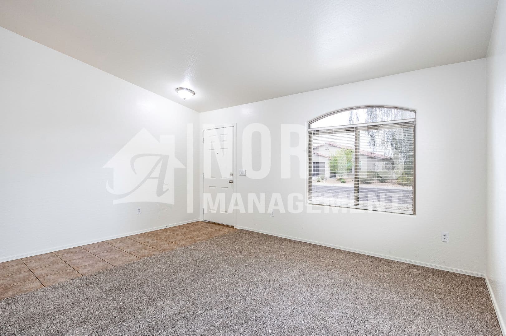 Casa Grande House: 1033 W Nina Dr
