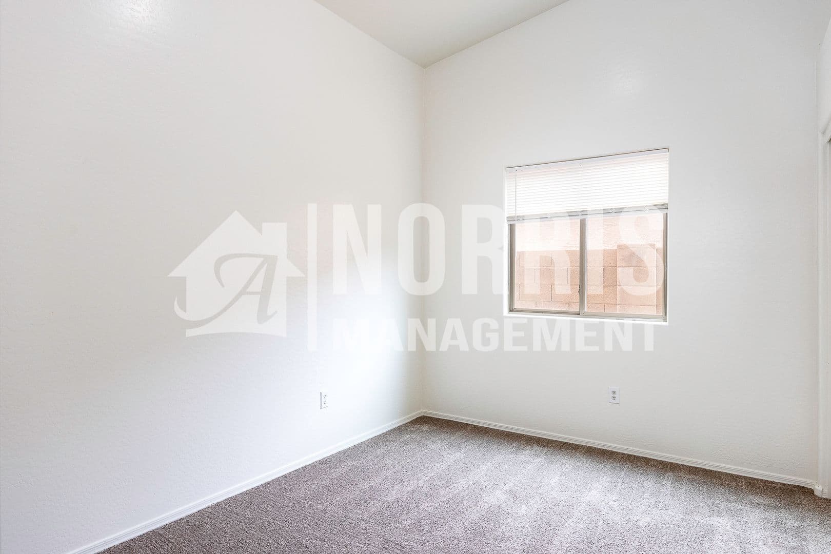 Casa Grande House: 1033 W Nina Dr