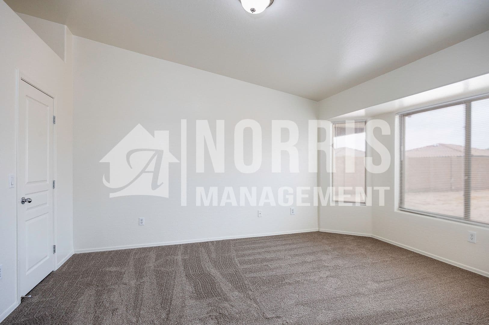 Casa Grande House: 1033 W Nina Dr
