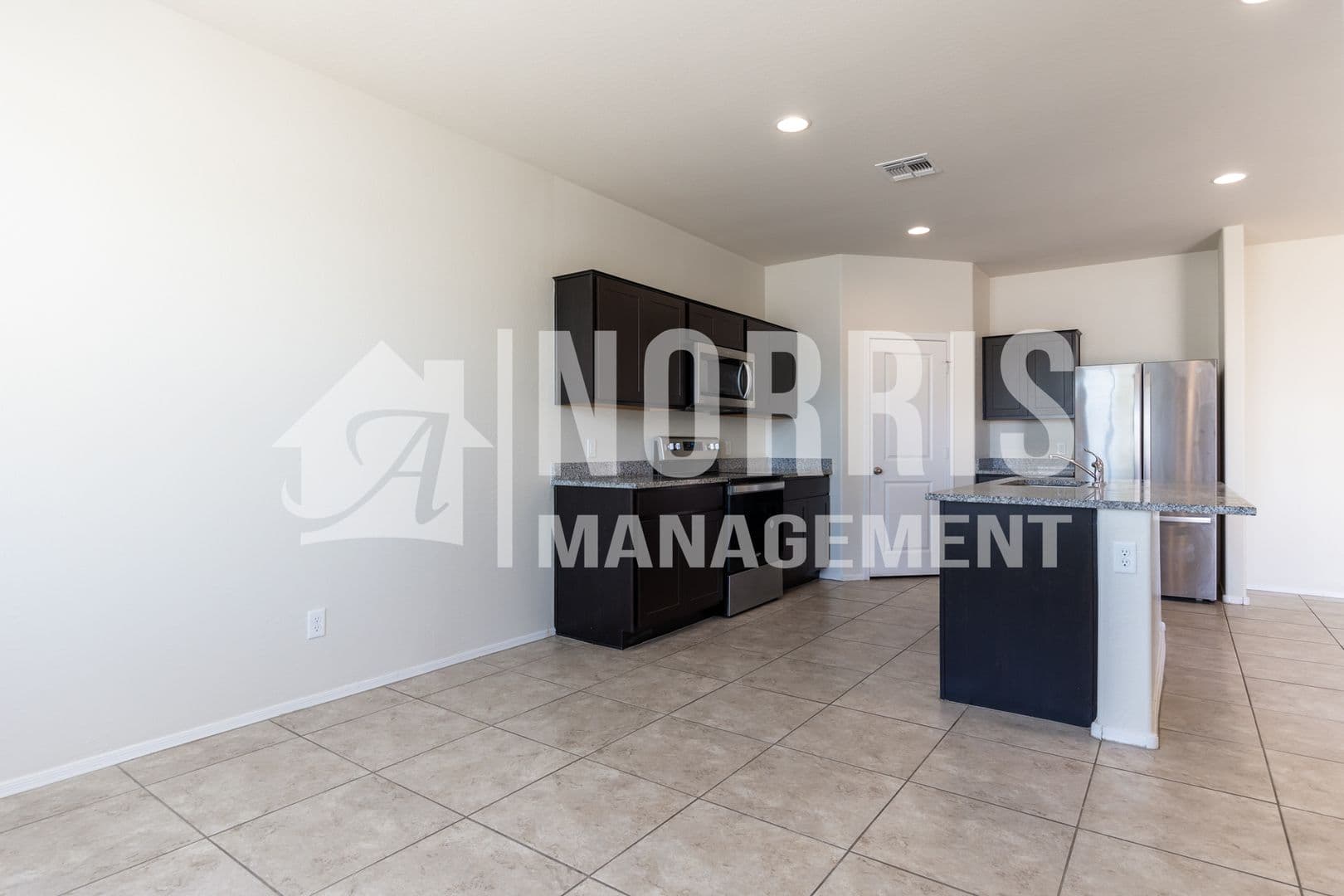 Casa Grande House: 1046 W Chimes Tower Dr
