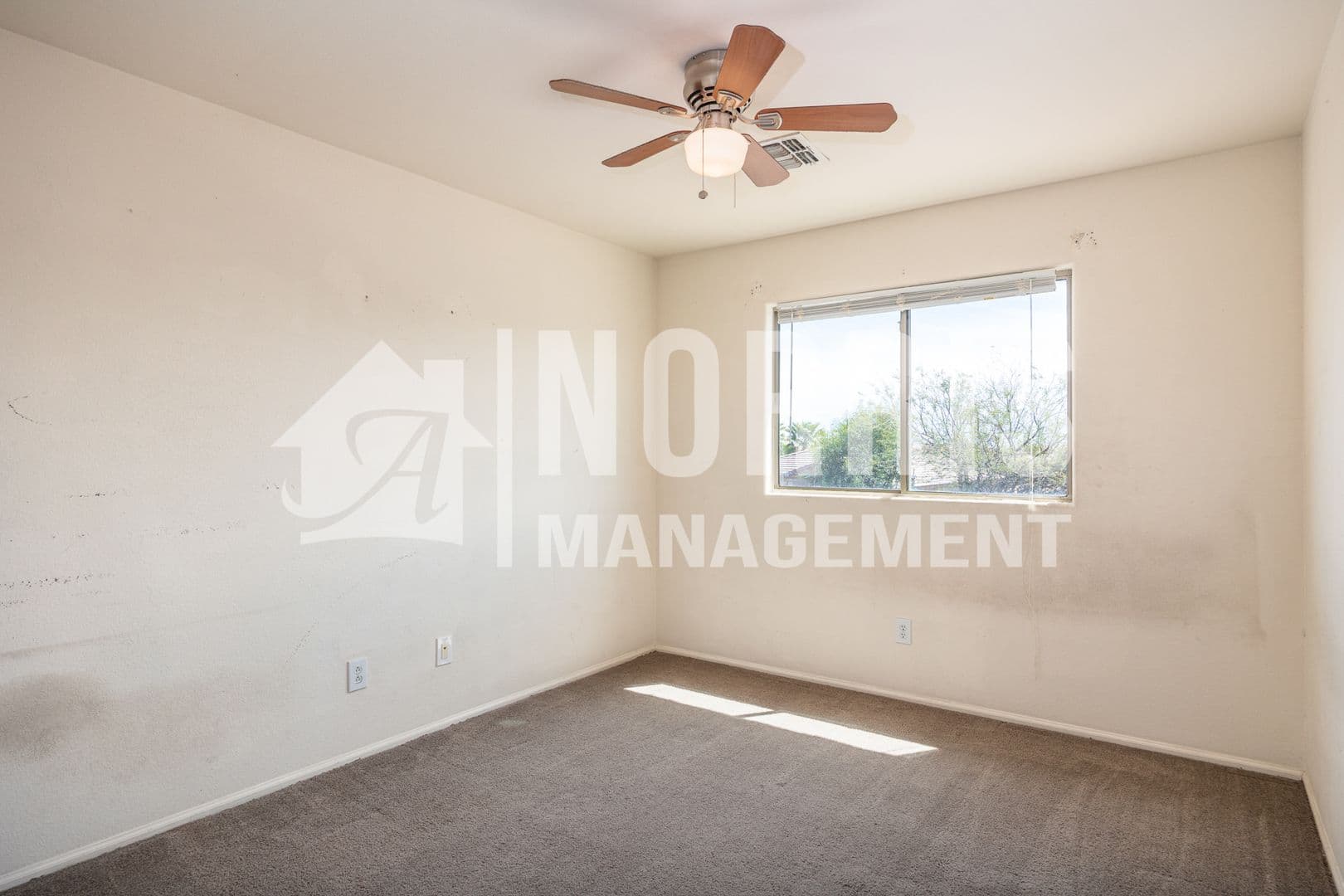 Maricopa House: 42450 W Hall Dr