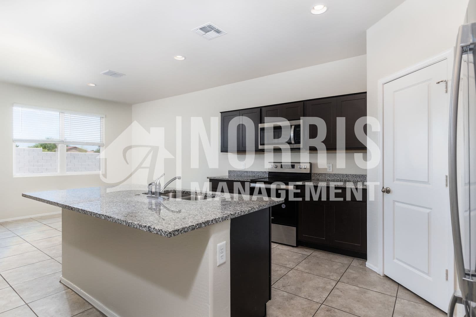 Casa Grande House: 1046 W Chimes Tower Dr