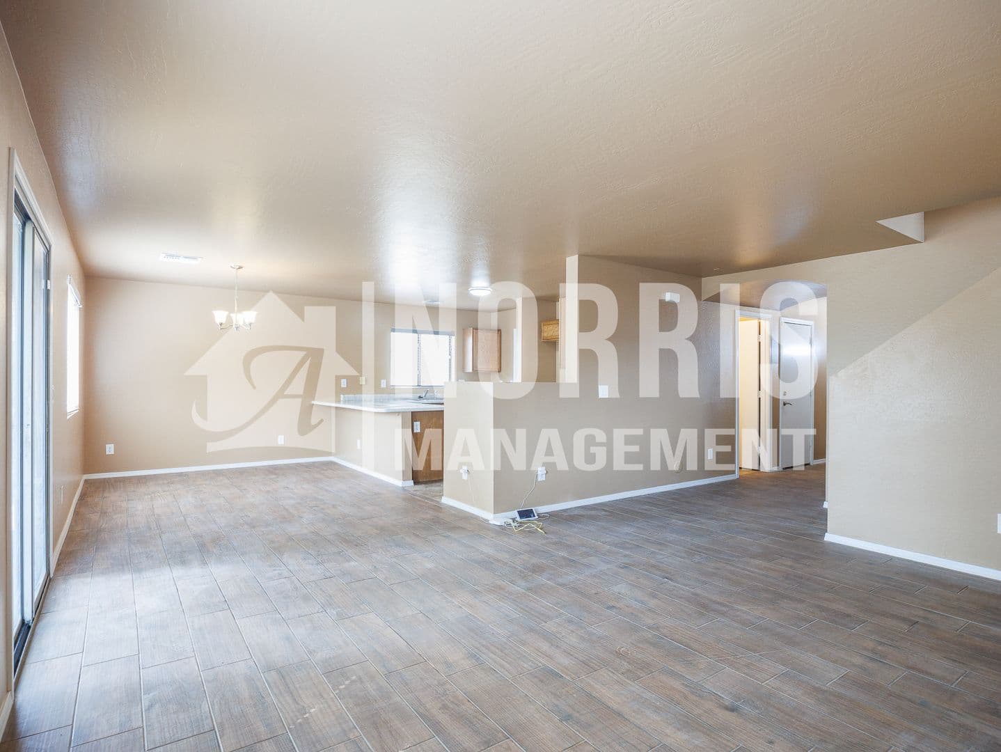 Coolidge House: 2143 W Broadway Ave