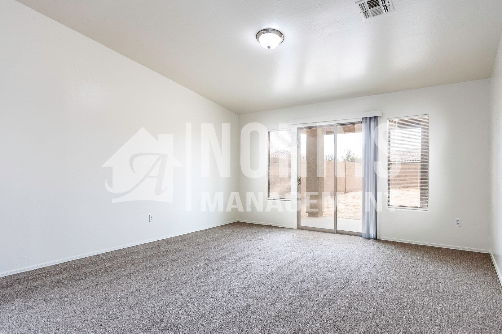 Casa Grande House: 1033 W Nina Dr