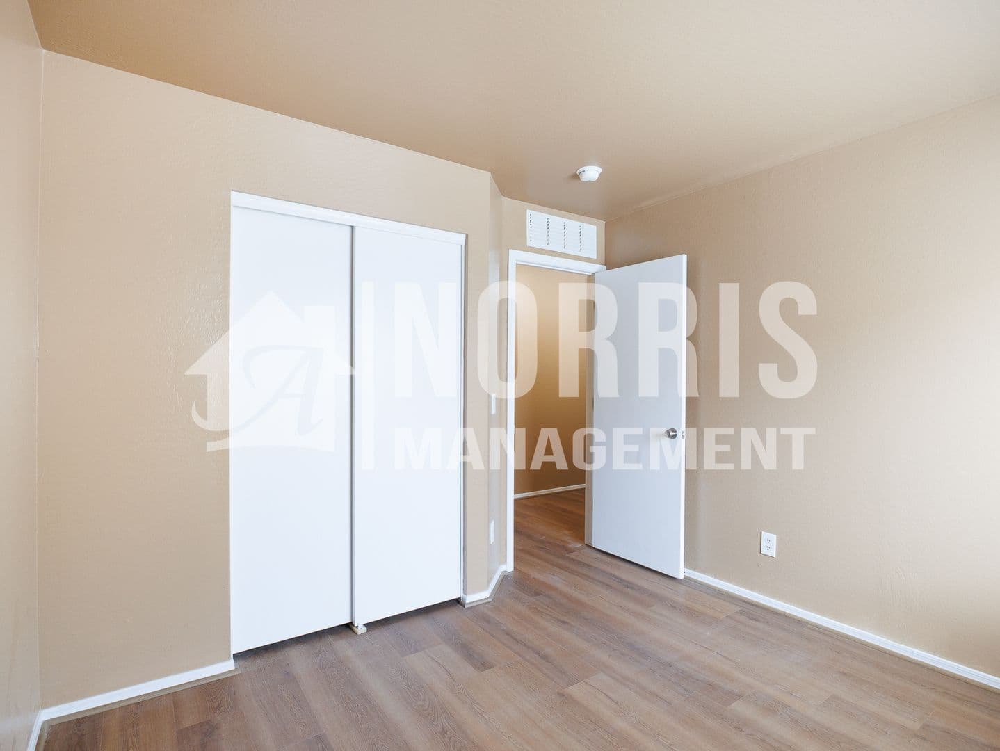 Coolidge House: 2143 W Broadway Ave