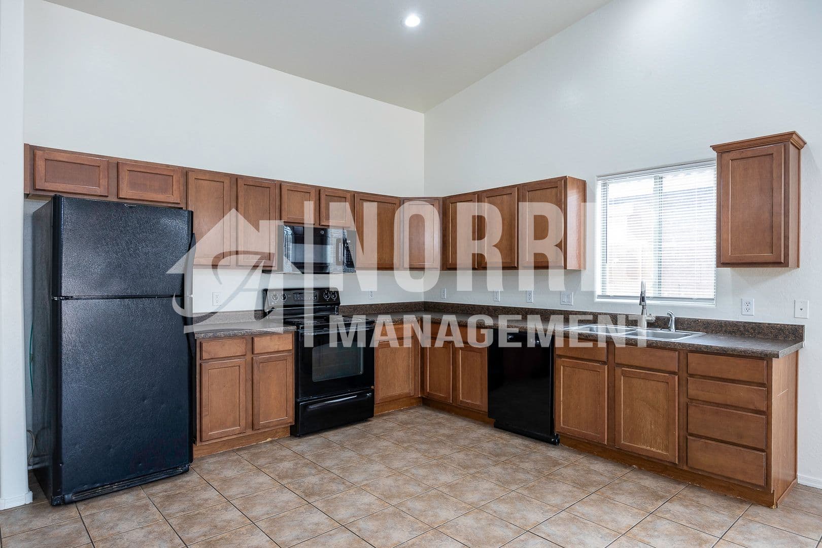 Casa Grande House: 1033 W Nina Dr