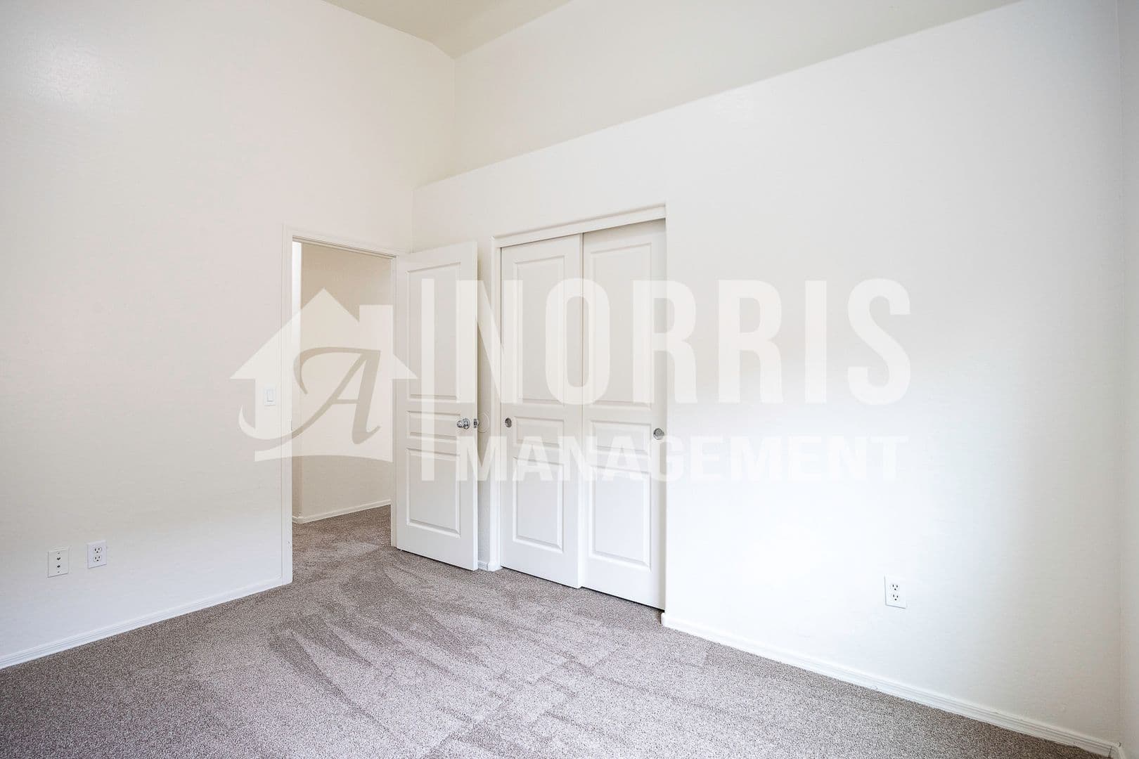 Casa Grande House: 1033 W Nina Dr