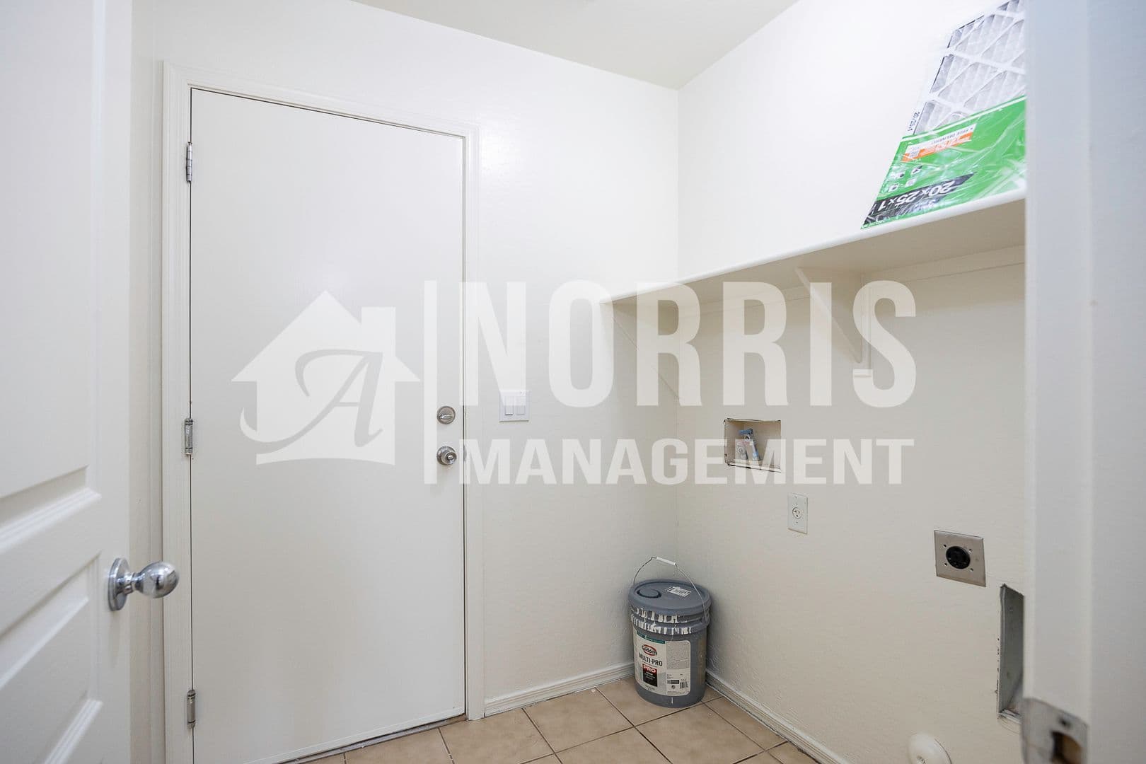 Casa Grande House: 1033 W Nina Dr
