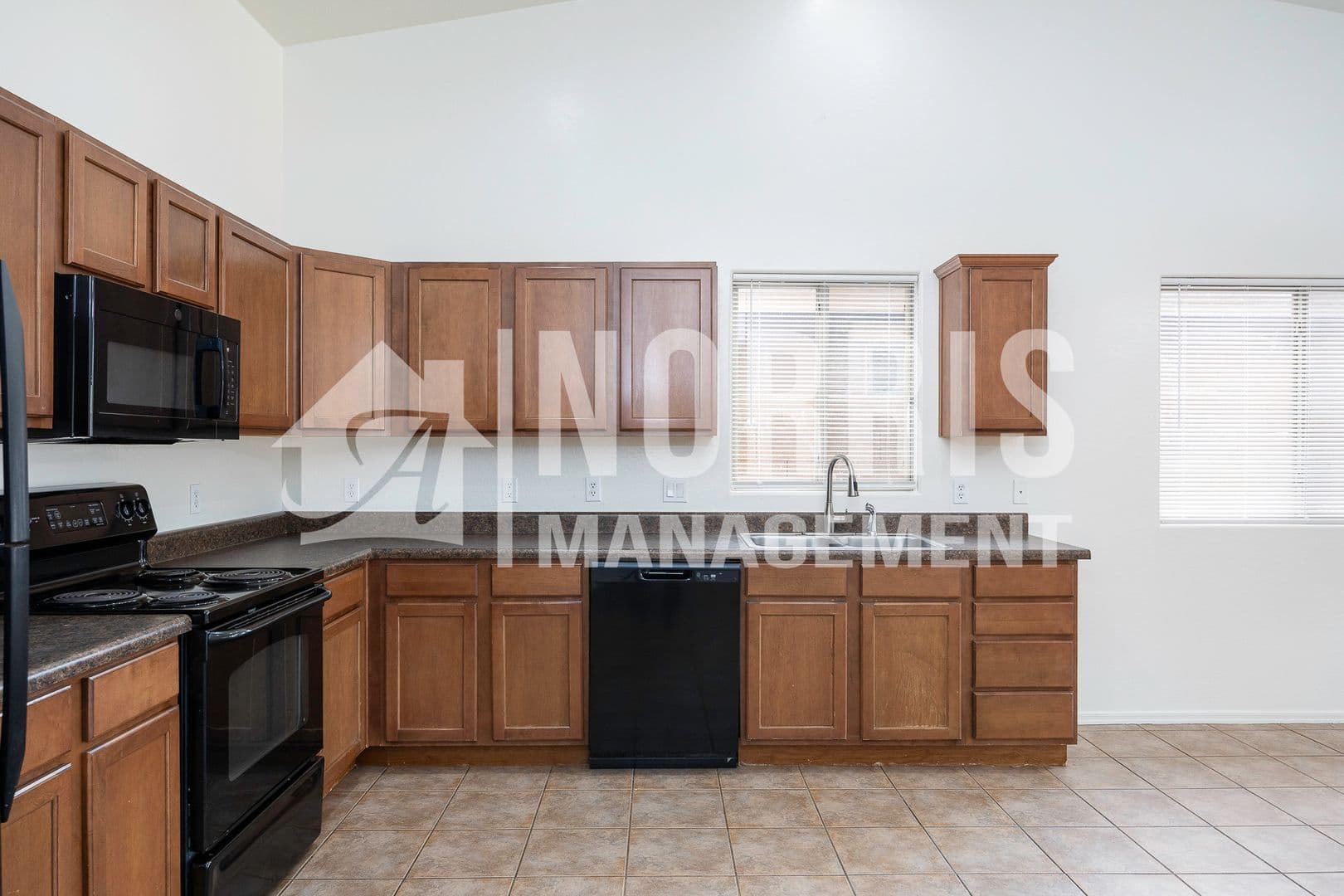 Casa Grande House: 1033 W Nina Dr