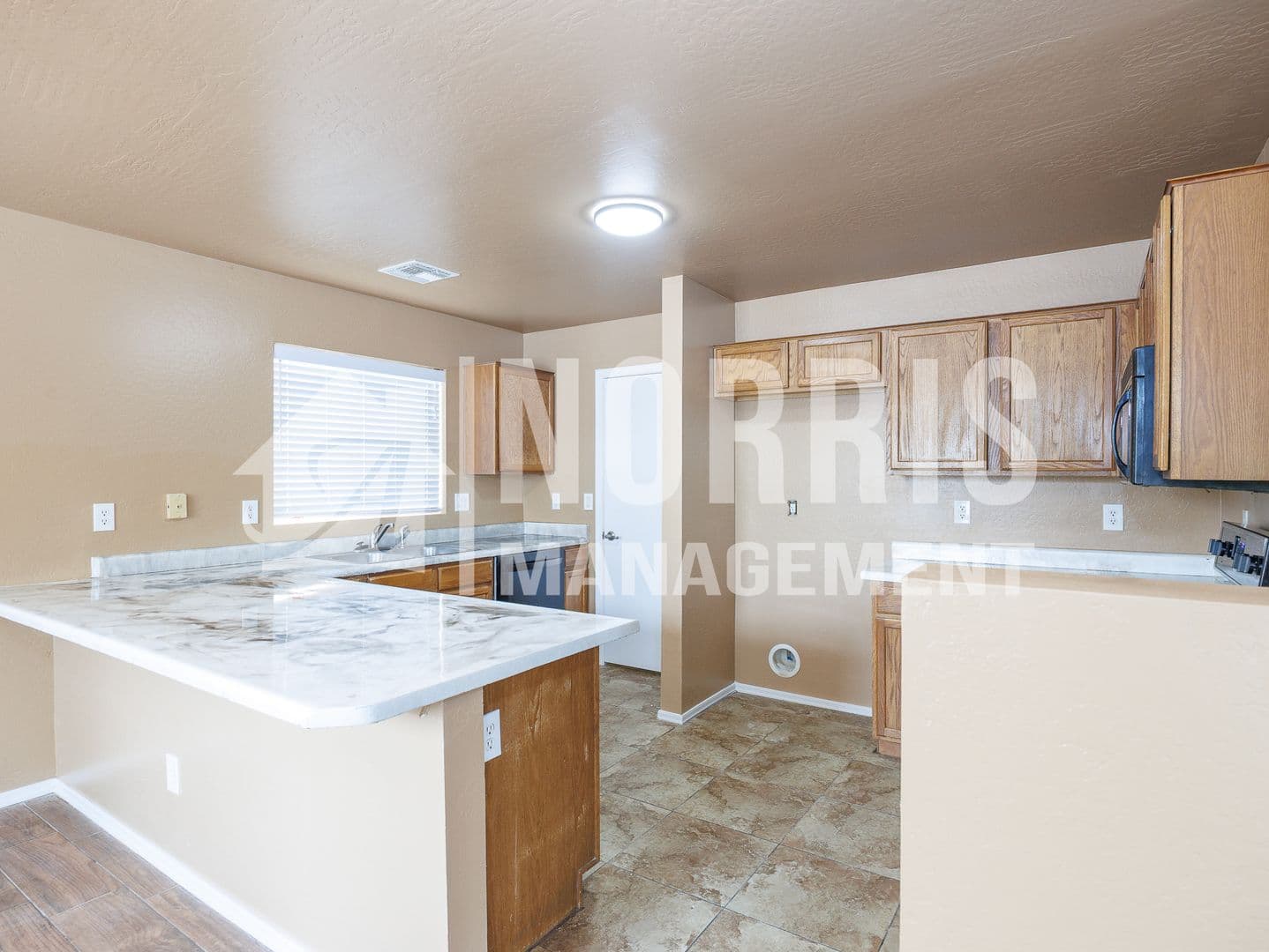 Coolidge House: 2143 W Broadway Ave