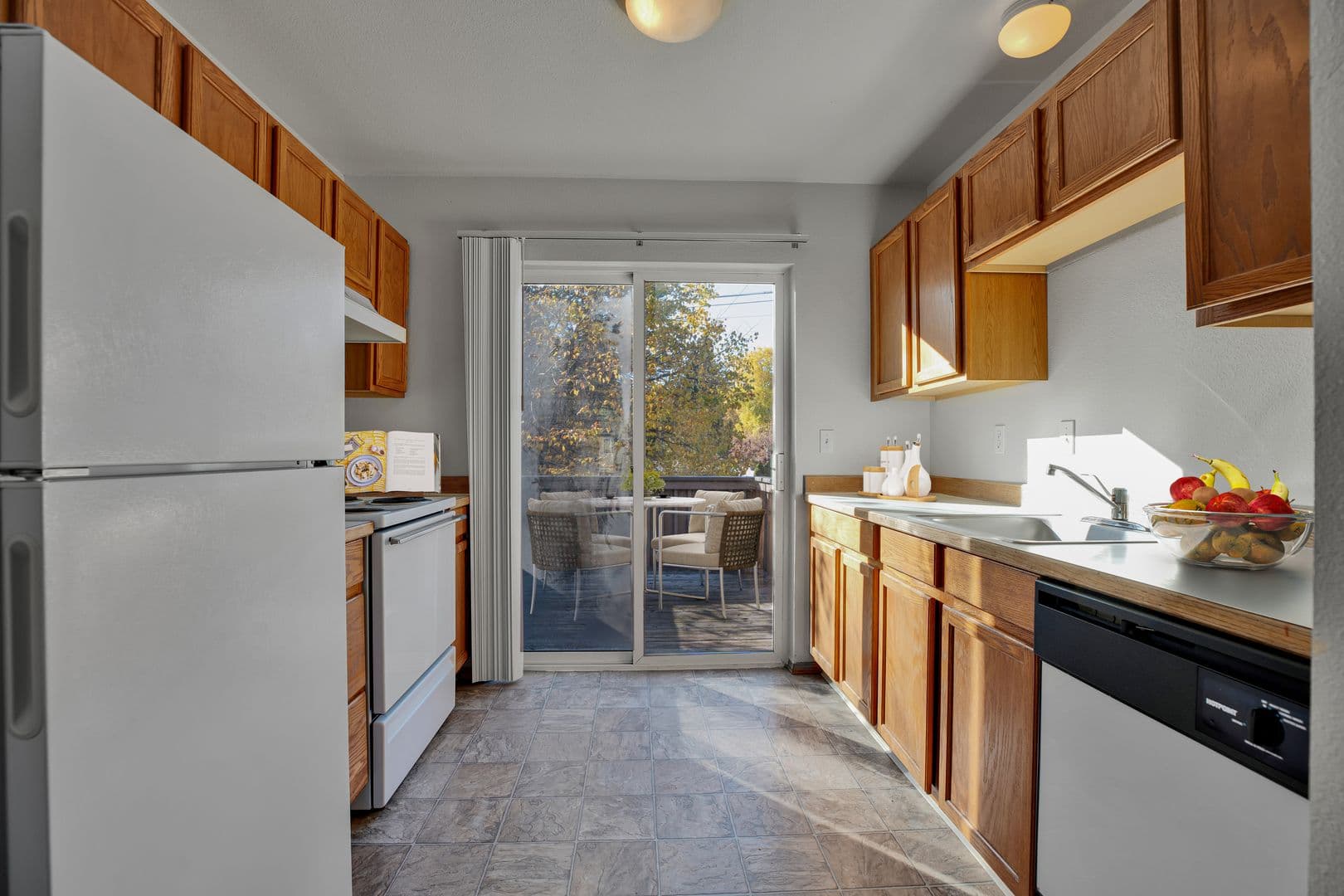 BEND Apartment: 900 NE BUTLER MARKET RD
