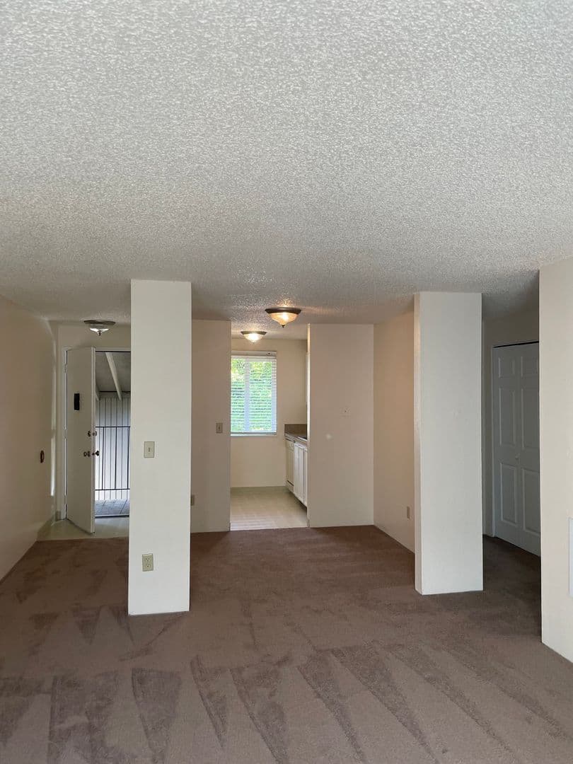 BEAVERTON Apartment: 7851 SW HALL BLVD #27