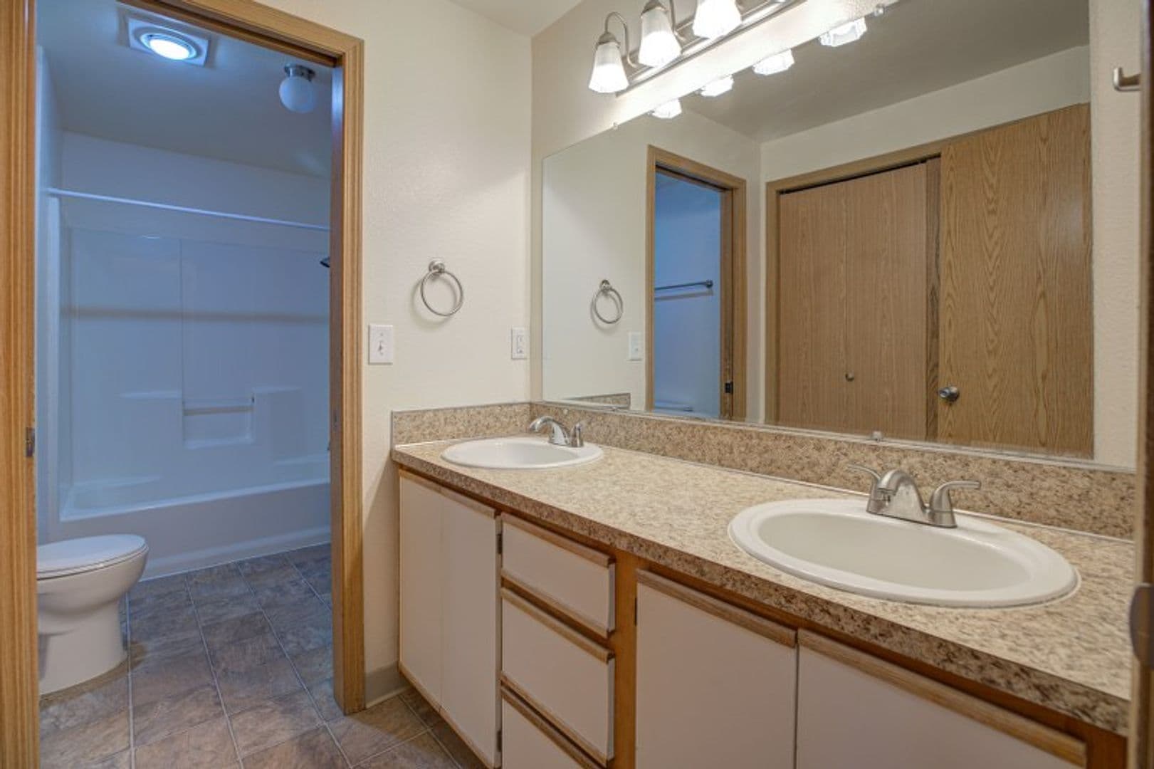 SALEM Apartment: 2800 FISHER ROAD, NE