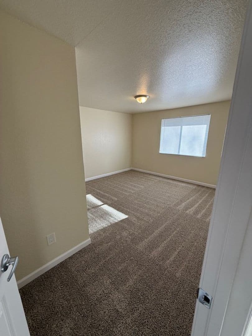 SALEM Apartment: 4665 CAMPBELL DR SE