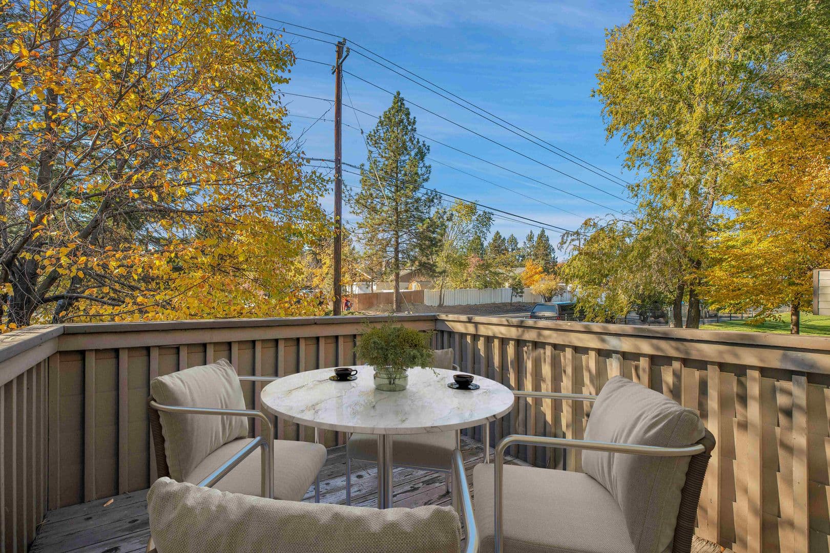 BEND Apartment: 900 NE BUTLER MARKET RD