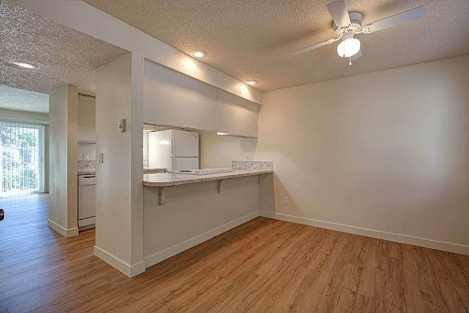 SCAPPOOSE Townhome: 52279 SW 4th Street #3